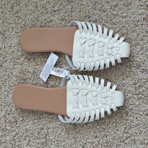 NWT Old Navy Woven White Mules size 9
